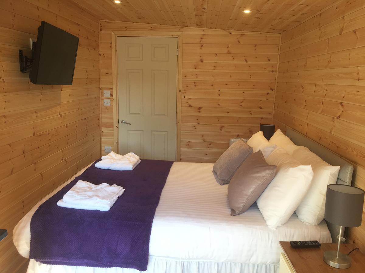 Romantic Getaway Luxury Wooden Cabin With Private Hot Tub And Bbq Aberystwyth Exterior foto